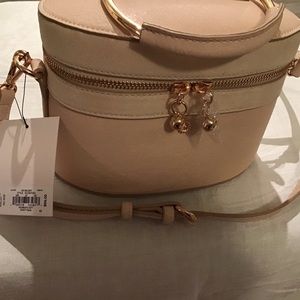 Lauren Conrad  Bucket/Crossbody Purse NWT $69 Pink ZIP